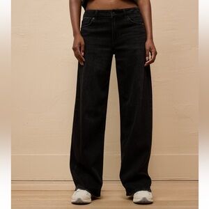 AE Dreamy Drape Stretch Low-Rise Baggy Wide-Leg Jean size 2 Regular black wash